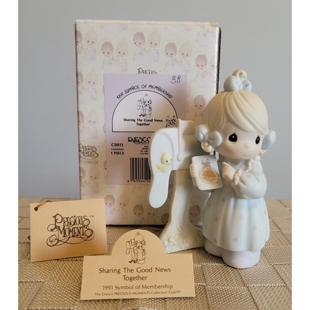 VINTAGE PRECIOUS MOMENTS FIGURINE "Sharing the Good News Together" 1990